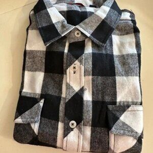 Design In Italy Black White Plaid Flannel Button Shirt Adult XL Long Sleeve NEW